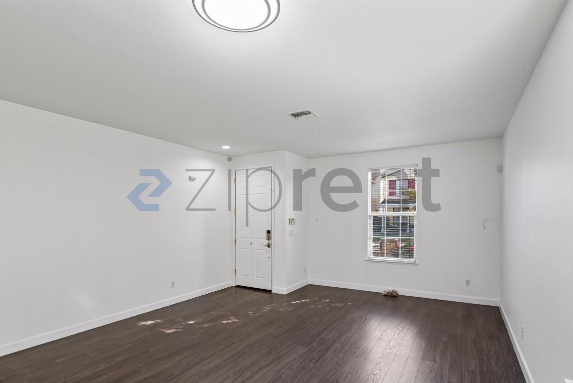 2960 Stallion Way - Photo 7 of 30