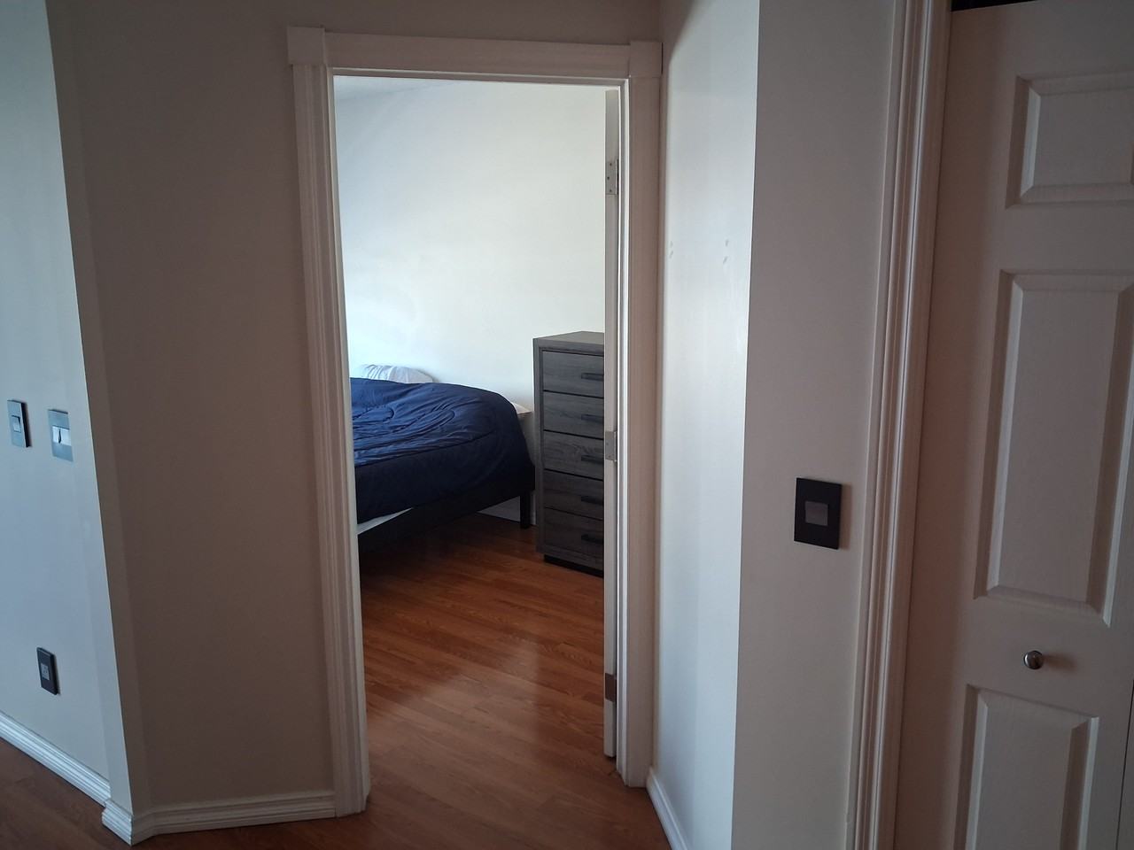 112 14 Avenue Southeast - Photo 6 of 7