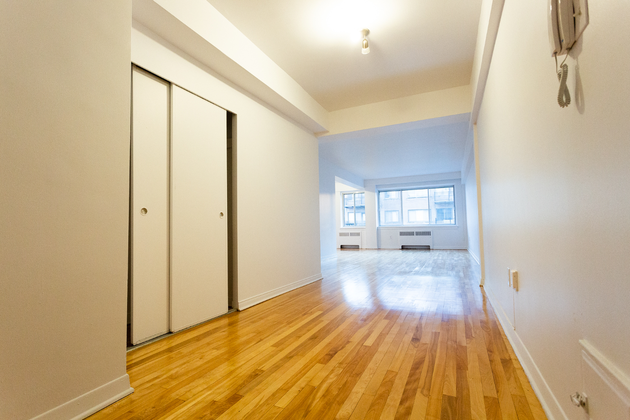 6920 Av Fielding — photo 1