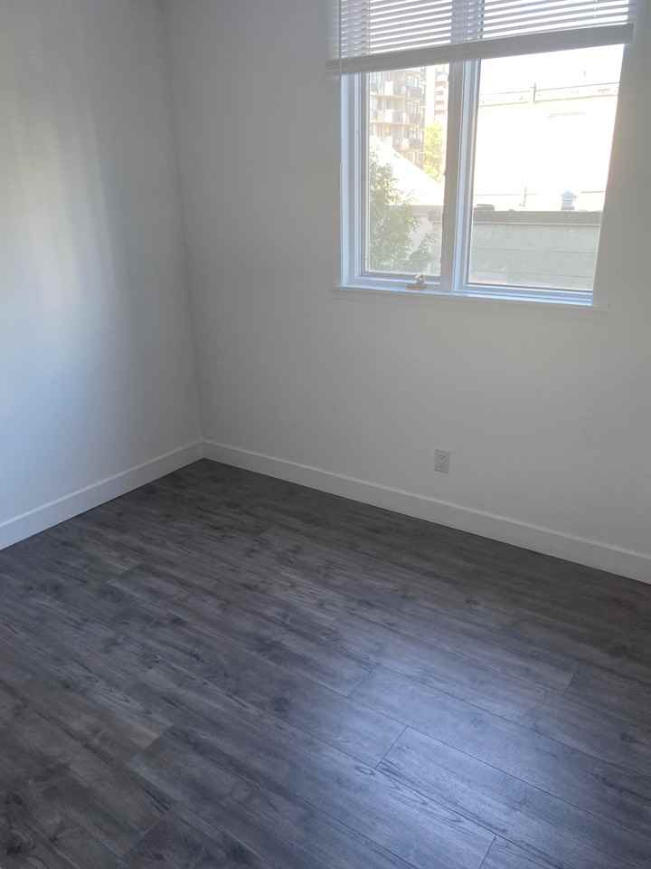 735 Bidwell St - Photo 3 of 10