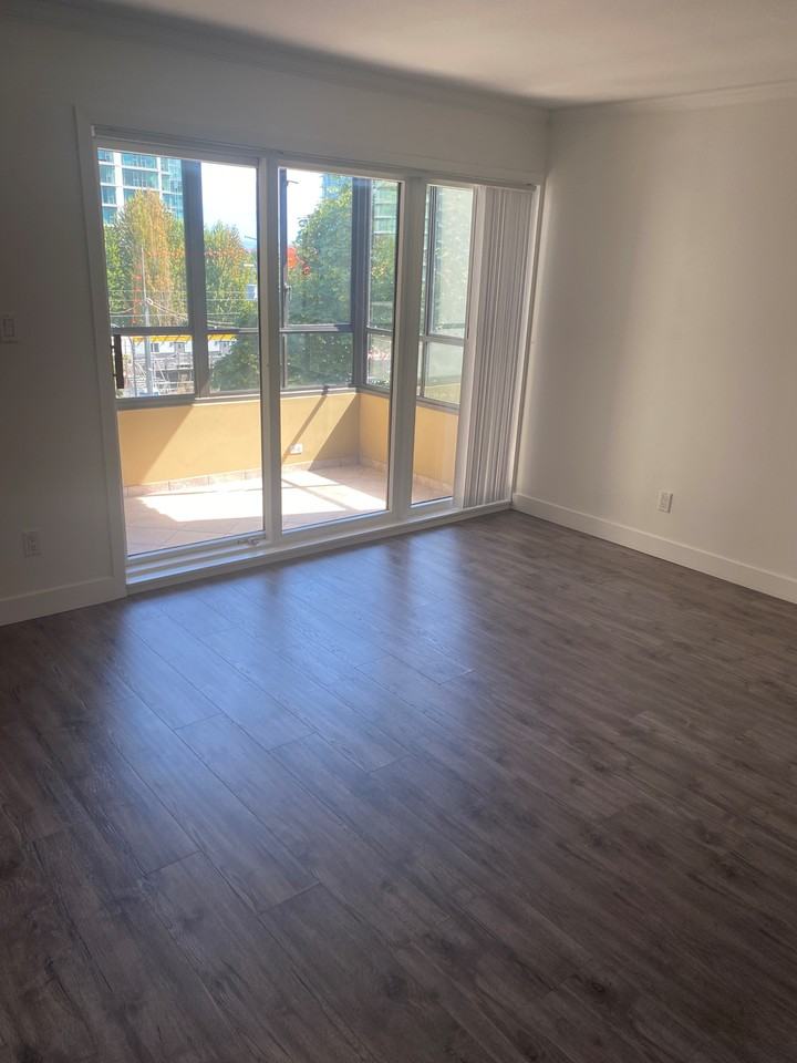 735 Bidwell St - Photo 5 of 10