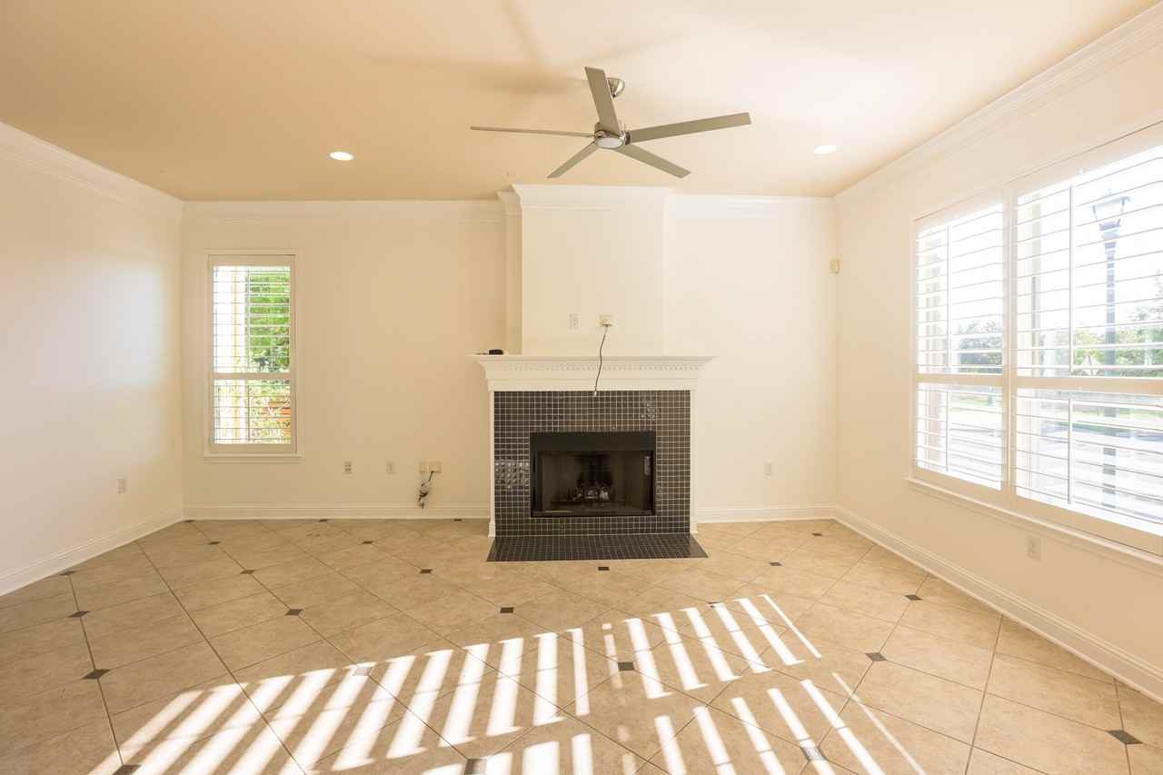 2212 Tom Miller St - Photo 3 of 25