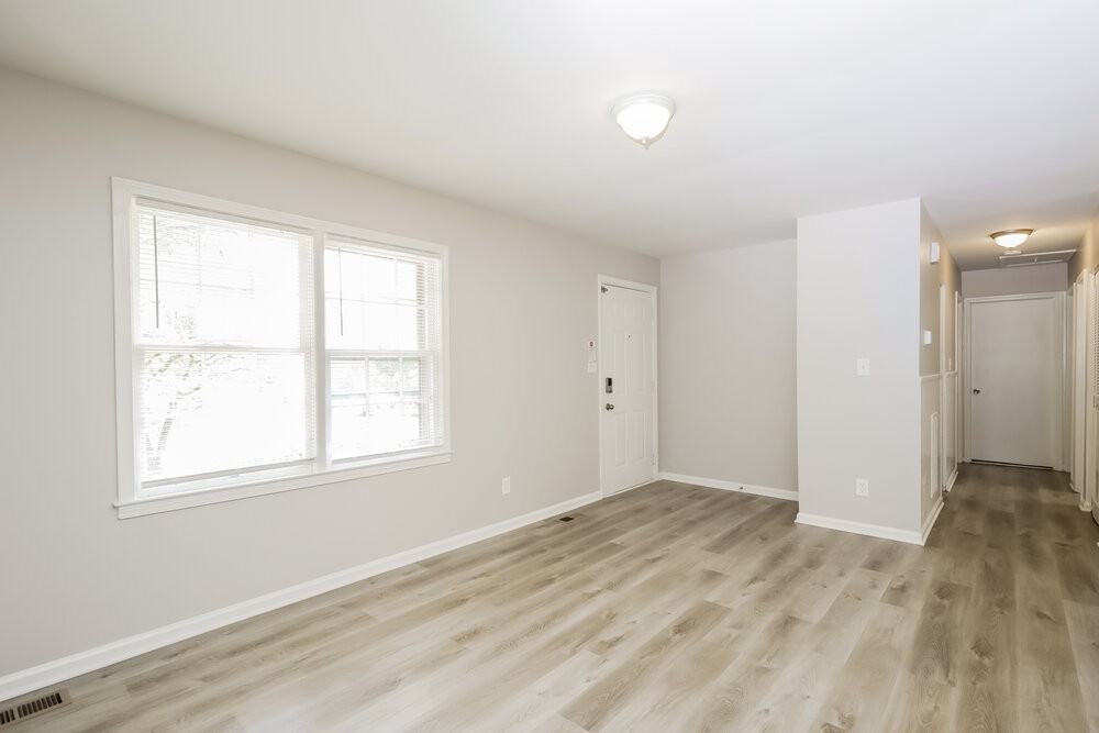 1556 Wren Rd - Photo 4 of 16