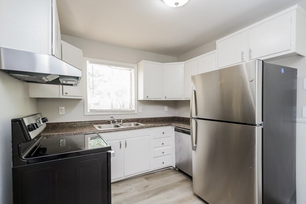 1556 Wren Rd - Photo 7 of 16