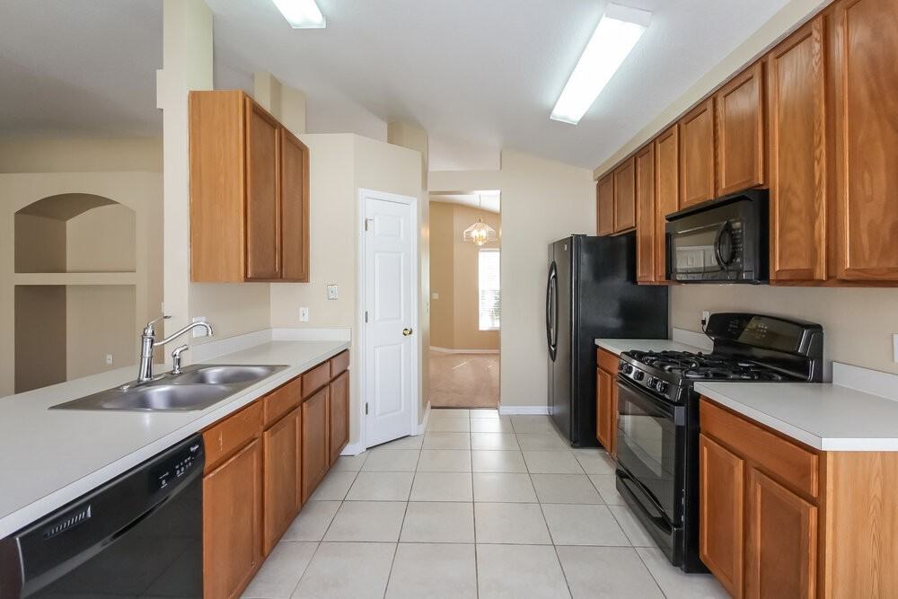 12807 Nightshade Pl - Photo 5 of 15