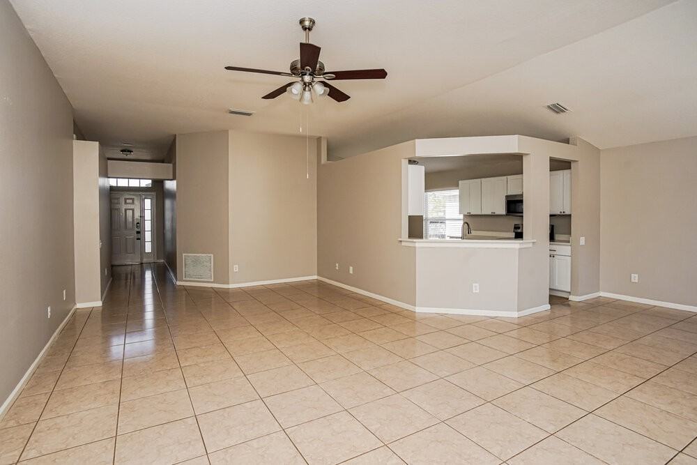 12432 Tree Pointe Ct - Photo 3 of 16