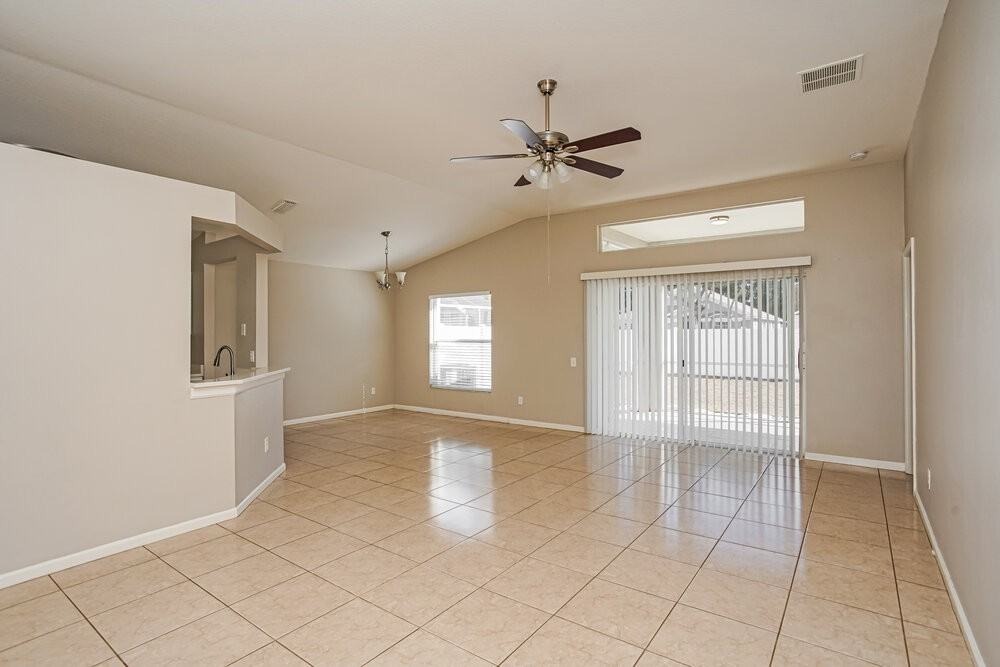 12432 Tree Pointe Ct - Photo 4 of 16