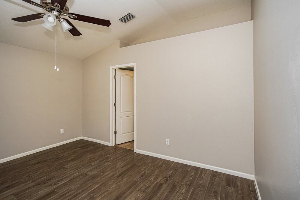 12432 Tree Pointe Ct - Photo 7 of 16
