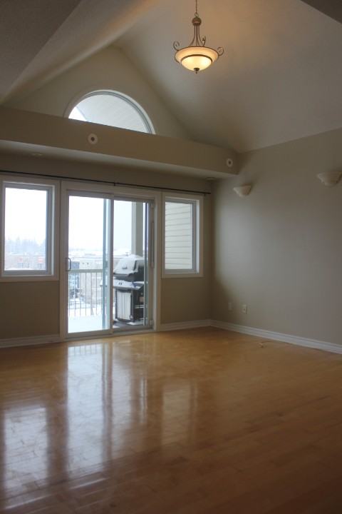 1103 Stittsville Main St - Photo 2 of 9