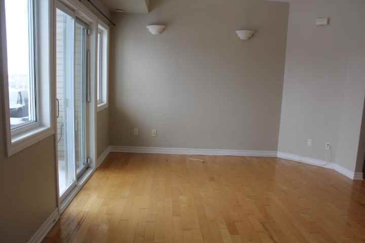 1103 Stittsville Main St - Photo 3 of 9