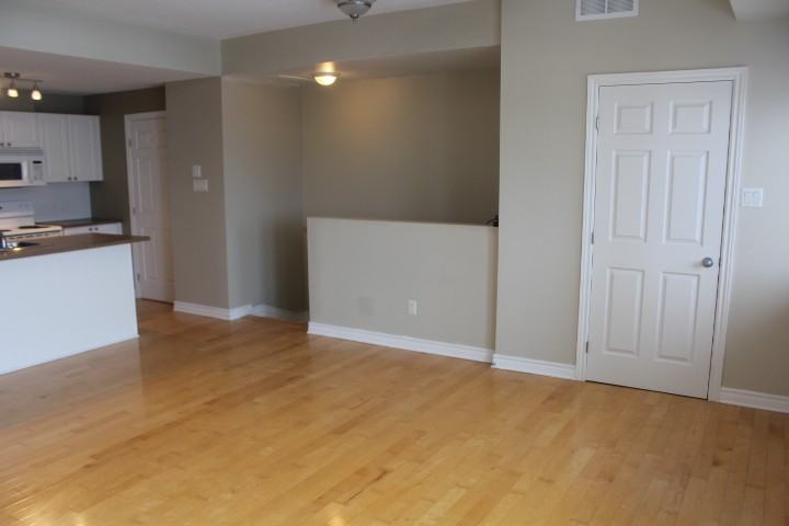 1103 Stittsville Main St - Photo 4 of 9