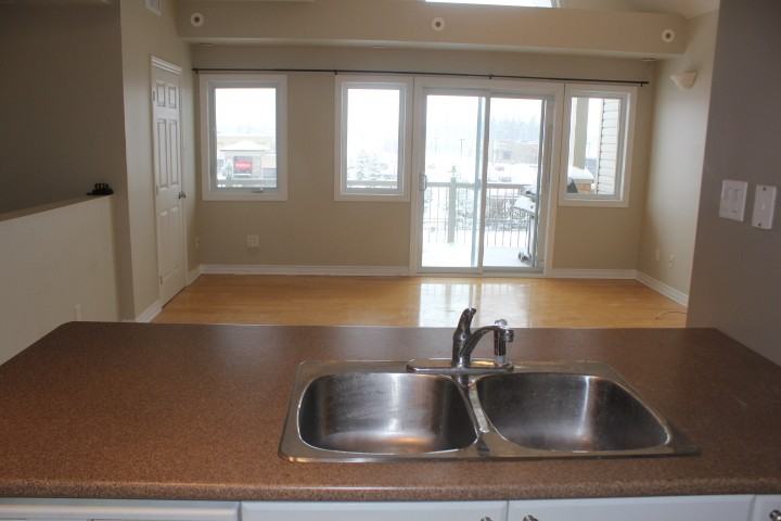 1103 Stittsville Main St - Photo 6 of 9