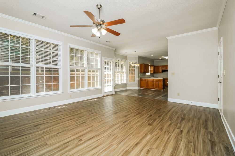 1052 Laurel Valley Dr Sw - Photo 6 of 17