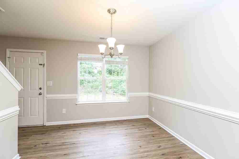 1405 Braveheart Ln - Photo 7 of 17