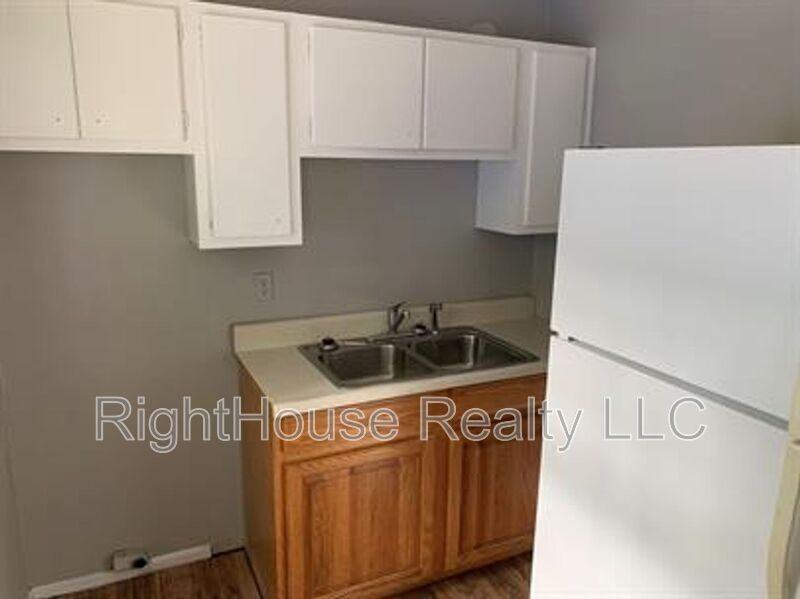 1508 W Main St #2 - Photo 2 of 6