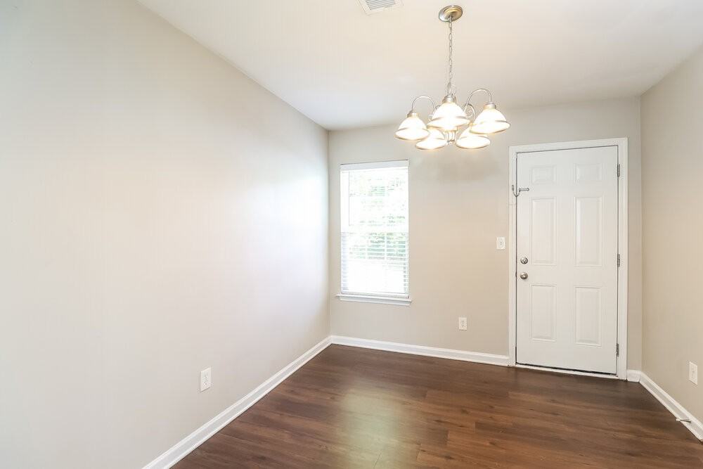 7823 Montbrook Dr - Photo 7 of 17