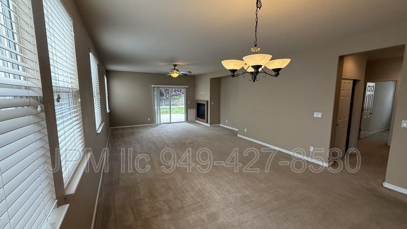 565 Connemaras Ct - Photo 2 of 17