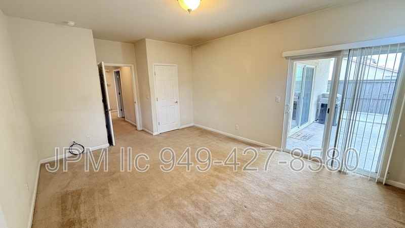 565 Connemaras Ct - Photo 6 of 17