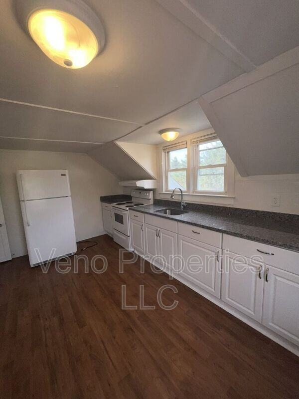 32 Russell Rd #2B - Photo 5 of 17