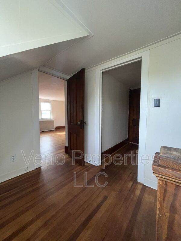 32 Russell Rd #2B - Photo 7 of 17