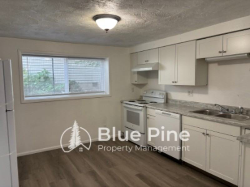 411 Gladstone St #1 - Photo 2 of 7