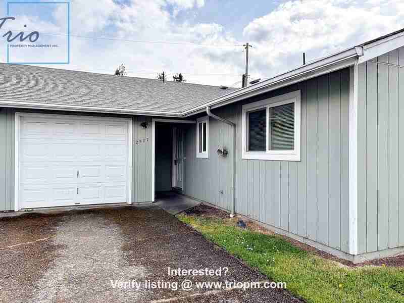 2577 L St - Photo 2 of 19