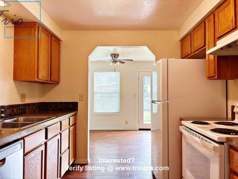 2577 L St - Photo 3 of 19