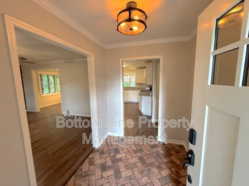 4050 Leafmore St - Photo 5 of 26
