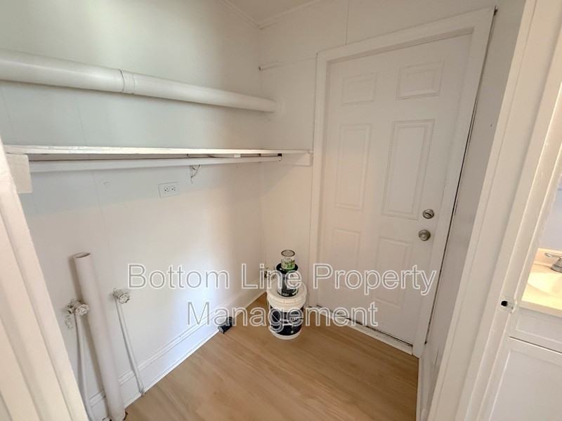 1912 Gum St - Photo 5 of 11