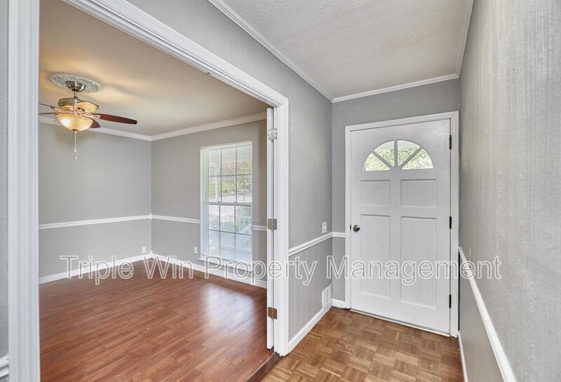2548 Bolton St - Photo 5 of 50