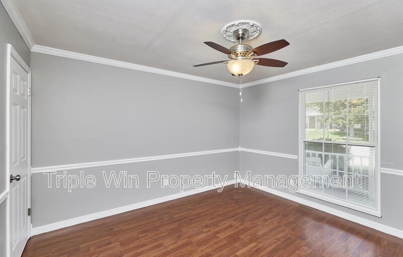 2548 Bolton St - Photo 7 of 50