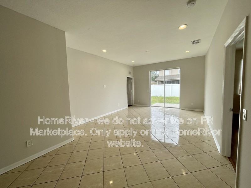 7715 Armonk Ln - Photo 6 of 33