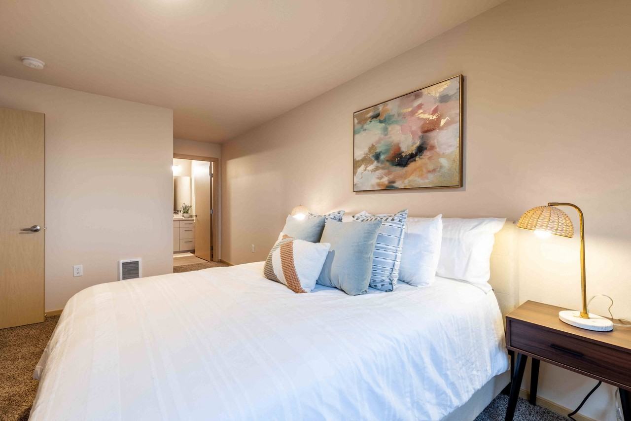 Four Corners Apartments - Photo 4 of 29