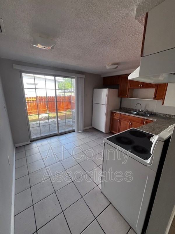 6326 Alaska Ave - Photo 3 of 10