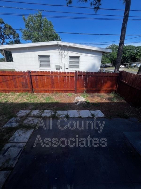 6326 Alaska Ave - Photo 5 of 10