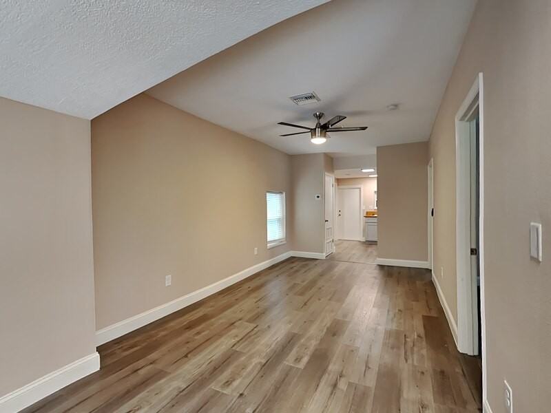1304 Williams Ave #1 - Photo 3 of 20