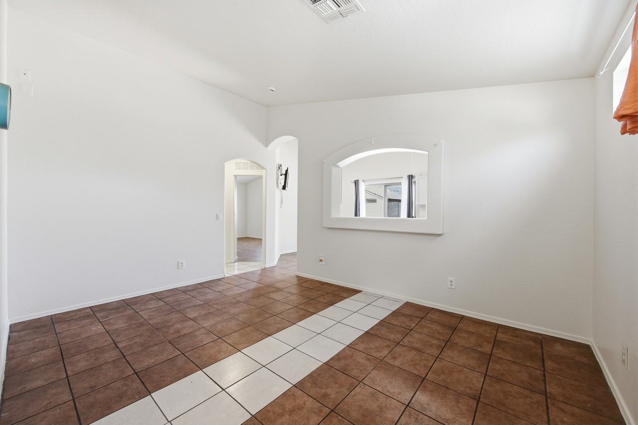 12418 West Windrose Drive - Photo 3 of 21