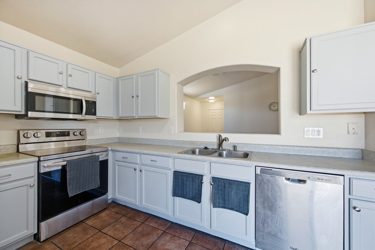 12418 West Windrose Drive - Photo 5 of 21