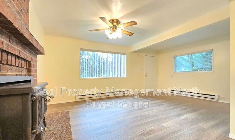 1626 Rainier Ave - Photo 4 of 19