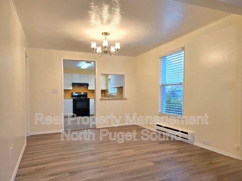 1626 Rainier Ave - Photo 6 of 19