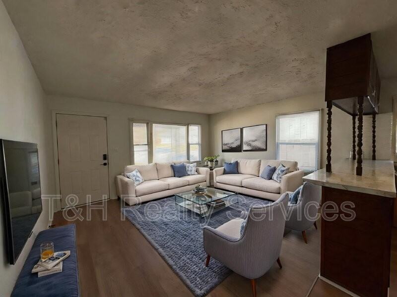 1261 W 32nd St - Photo 3 of 18