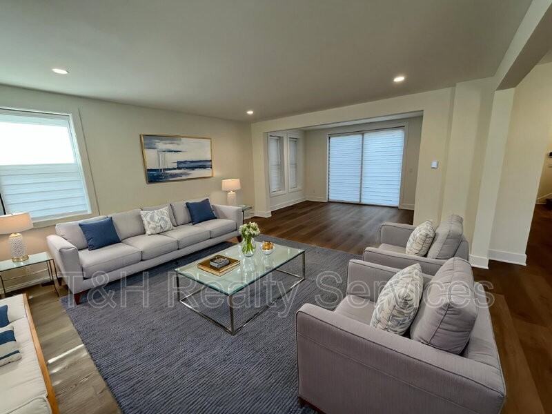 818 Union St - Photo 4 of 28