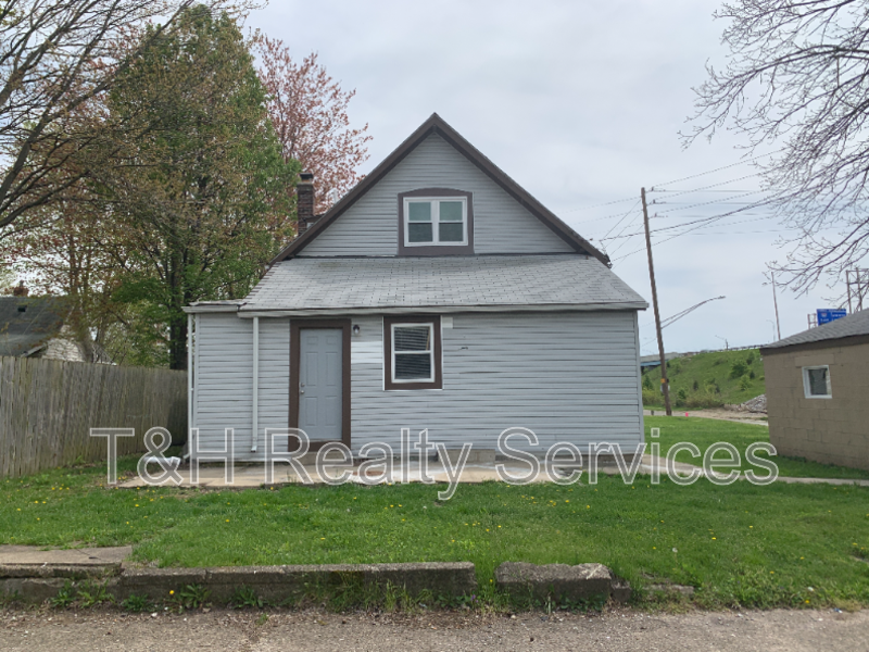 1258 E Naomi St - Photo 2 of 28