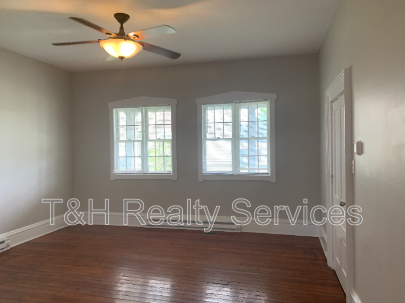 1258 E Naomi St - Photo 5 of 28