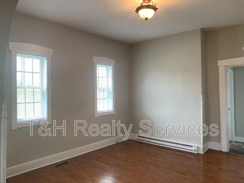 1258 E Naomi St - Photo 6 of 28