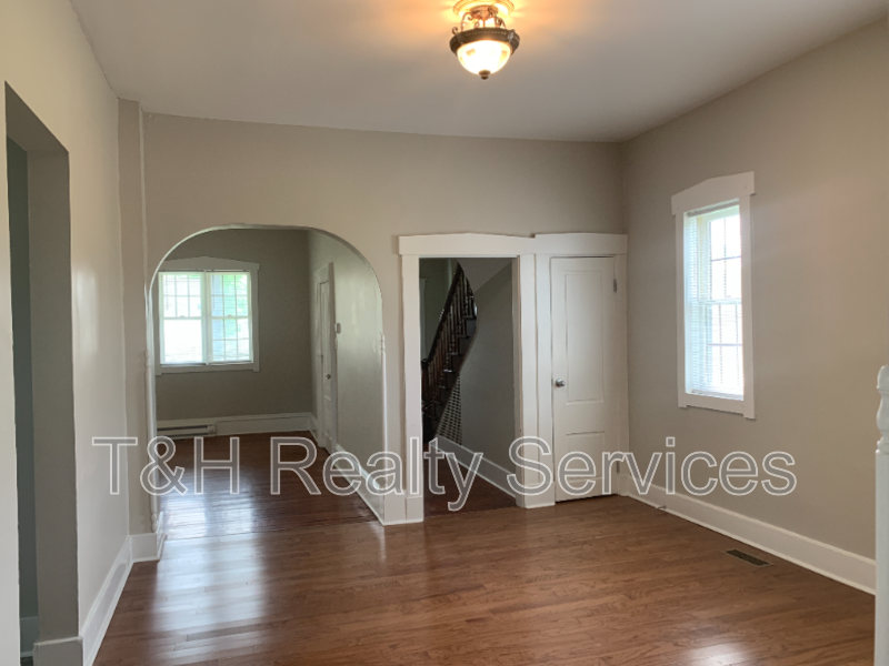 1258 E Naomi St - Photo 7 of 28