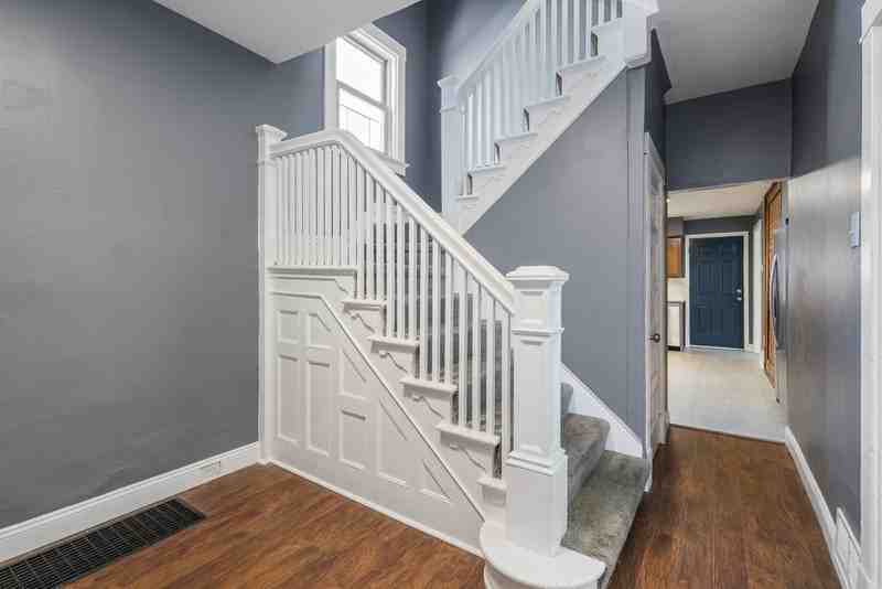 125 Southern Ave - Photo 2 of 10