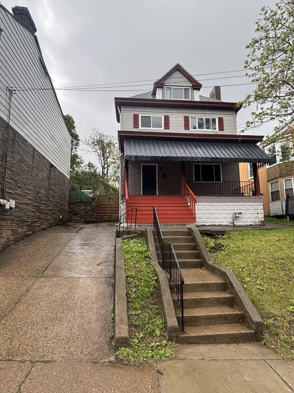 125 Southern Ave - Photo 2 of 16