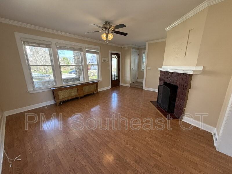 86 School St - Photo 3 of 30