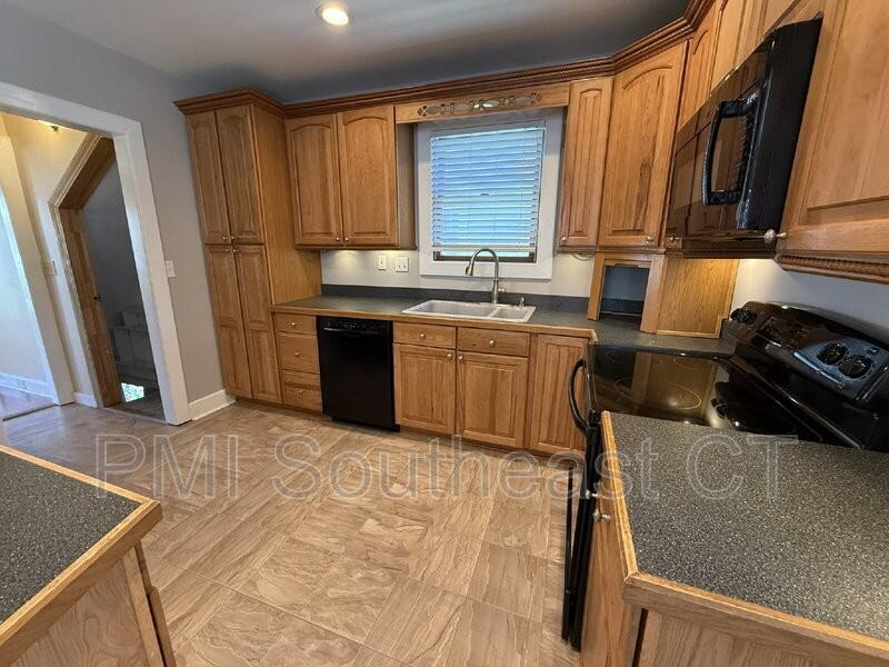 86 School St - Photo 7 of 30